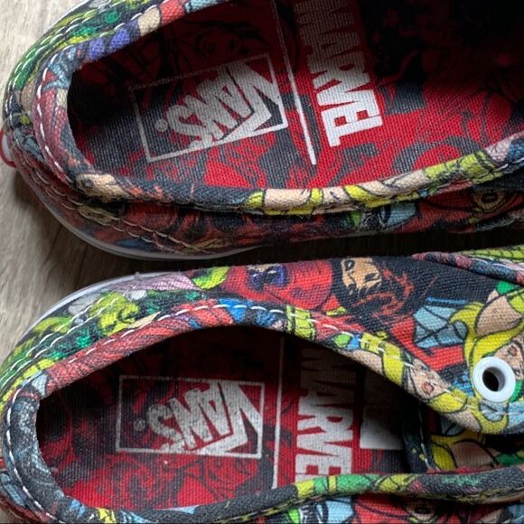 Vans x Marvel Authentic Marvel Women skate shoe - Picture 9 of 11